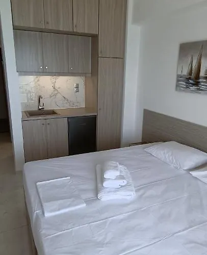 Christinas 1 3* Nerántza